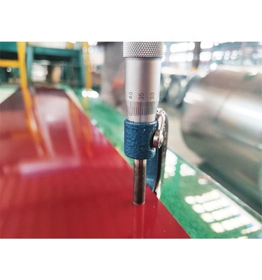 Stalen spoel Ral 3011 Bruin Rood Ppgi Voor dakbedekking Glanse Ppgi Stalen spoelen 3020 Ral 9024 Ppgi Spoel en dakmateriaal