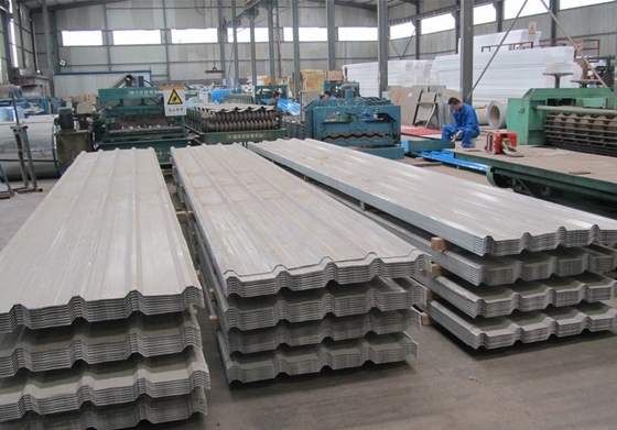 Dakenmateriaal bekleed golfmatig staal Ppgi Ppgl Dakplaten Industrie Ppgi gegalvaniseerd staal spoeldikte 0,1-1 mm