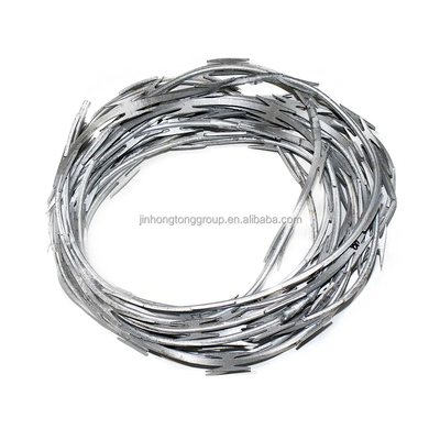 2.5±0.1 mm kerndraaddia. BTO22 Roll Hot Dip Galvaniseerde Razor Barbed Wire voor schermen