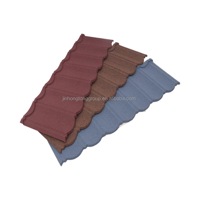 Bouwmateriaal Modern Design Steenbedekte daktegel 0,4 mm Metalen daktegels met onderling verbonden metalen daktegels in aangepaste kleuren