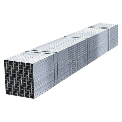 Rectangular sectie vorm Hot Dip gegalvaniseerd SHS 40x40 Square Tube golfdraad staalpijp met Plastic Pipe Cap