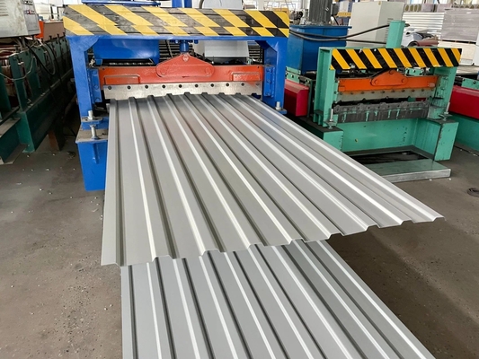 4*8 Galvalume gegolfde stalen dakplaat Z30 tot 275 g zink aluminium bekleed met ASTM-standaard en middel harde