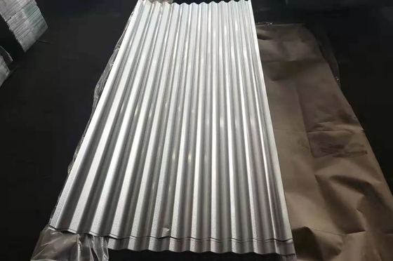 4*8 Galvalume gegolfde stalen dakplaat Z30 tot 275 g zink aluminium bekleed met ASTM-standaard en middel harde