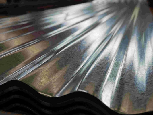 Hoge sterkte regelmatige Spangle gegalvaniseerd 0,5 dakplaat rol voor 600-1250mm breed gegolfd metalen dak