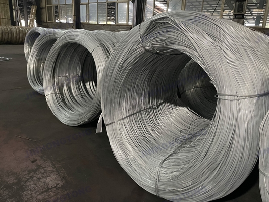 Zwart 0,7 mm 0,8 mm 1,2 mm 1,6 mm 1,8 mm 2 mm Diameter Warm onderdompeld gegalvaniseerd zacht stalen binddraad voor zwart bouwprojecten
