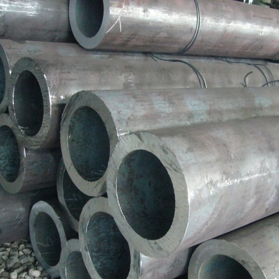 Niet-geoliede Precision Seamless Steel Pipe DN300 Sch80 Carbon Steel Hydraulische Seamless Pipe Tube Processing Service Punching