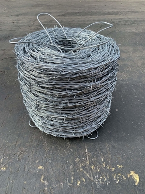 Uitlaat Razor Wire / gegalvaniseerd of PVC bedekt Gevangenis-grade beveiligingsnorm De ultieme oplossing voor indringers afschrikking