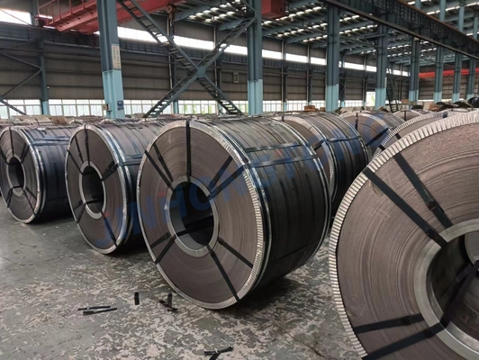 Zwarte licht warmgewalste koolstofstaalplaten spoelen Skin Pass Ja Klasse Q195/Q235/Ss400/SPHC/SAE1006 voor gebouwen