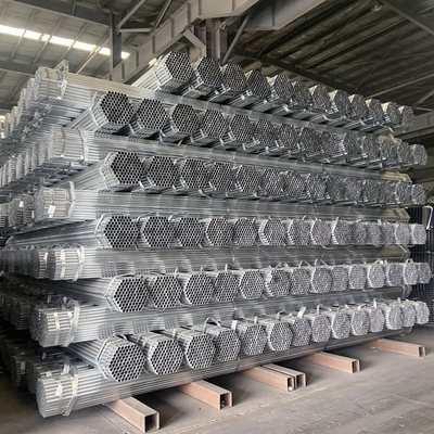 Q235b Warm gedompelde gegalvaniseerde ronde gelaste stalen buizen 18 gauge gegalvaniseerde stalen buizen voor omgevingen met hoge temperatuur