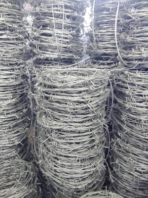 Gegalvaniseerde scheermes prikkeldraadrol voor gaasbeveiliging 12.5 maat 18 maat PVC bedekt ijzer 50kg Hot Seller