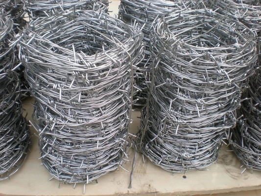 Barrellengte 1,5 cm-3,0 cm ijzeren draad PVC bedekt of gegalvaniseerd Razor Wire Concertina met hoge treksterkte