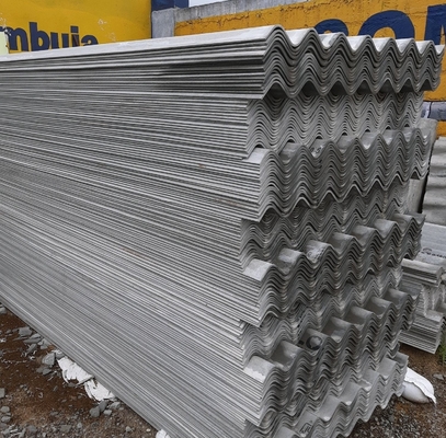 Warm gedompelde gegolfde gegalvaniseerde metaaldakplaten van staal met een dikte van 0,12-1,0 mm en een zinkcoating van 40-275 g/m2