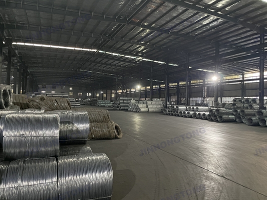 Glavanized Iron Wire Bwg 21 0,7 mm 0,8 mm 1,2 mm 1,6 mm 1,8 mm 2 mm Diameter Warm gedompeld Gi gegalvaniseerd zacht staal ms gi Draad