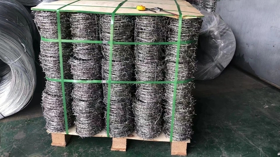 Gegalvaniseerde prikkeldraad spoel kruis scheermes type detailhandel per rol Gewicht per meter 50 kg