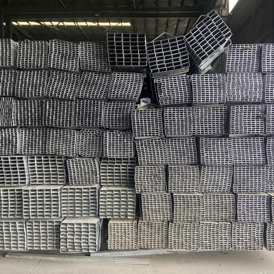 Niet-gelegeerd licht koolstofstaal vierkant buis ASTM A106 A36 BS Shs gegalvaniseerd vierkant buis Hot-dip tube Box Bar ijzeren buis EMT prijzen