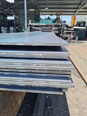 Niet-gelegeerd staalplaat Prima warmgewalste staalplaat voor het maken van metalen onderdelen volgens ISO9001-certificering