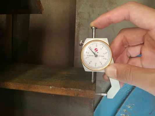 Q235B SS400 Q345B Kanaalmaterialen A36 Zwart Professionele Warmgewalste Breedstaal H-balk voor sterke en stevige structuren