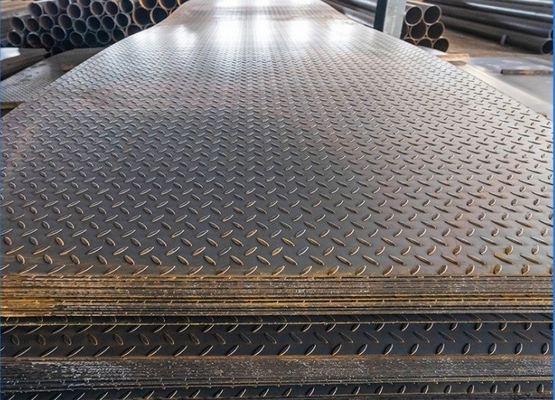 2B Oppervlakteafwerking Natuurlijke kleur gegalvaniseerd gekabeld ijzeren plaat 1,8-8,0 mm Traantroppatroon voor bouwmaterialen