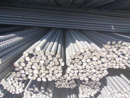 Hoge kwaliteit HRB400/500 ASTM A615 BS4449 Carbon Steel Rebars voor bouwprojecten in commerciële gebouwen