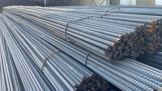 Rechte balken HRB400/500 ASTM A615 BS4449 Carbon Steel Rebars voor commerciële gebouwen binnen High Level