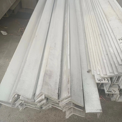 Standaard gelijk ongelijk hoekbalk AiSi ASTM DIN EN GB JIS bs 40*40 100*100 SS Stalen hoek 4 mm 5 mm warmgewalst roestvrij staal