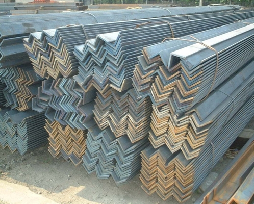 30*30*3 40*40*4 koolstof gelijkhoekstaal gegalvaniseerd ijzer in L-vorm milde stalen hoekstaaf voor gebouw en torenbouw