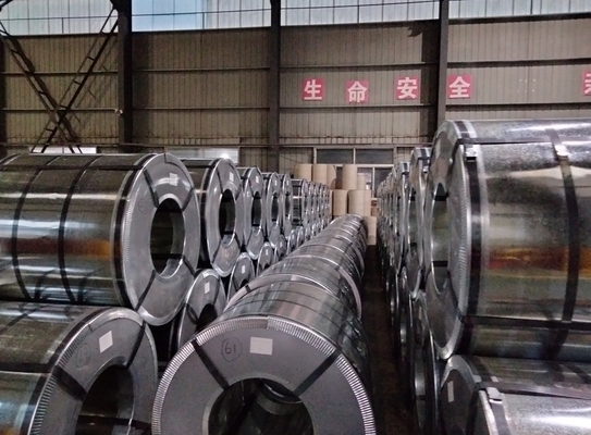 Niet-geoliede Chinese vervaardiging 0,2 mm 0,5 mm gegalvaniseerde staal spoel 90 g Q235 1,6 * 1220 mm voor hekbouw