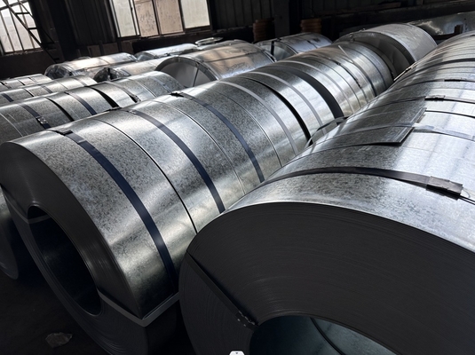 Niet-geoliede Chinese vervaardiging 0,2 mm 0,5 mm gegalvaniseerde staal spoel 90 g Q235 1,6 * 1220 mm voor hekbouw
