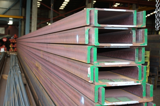 Direct ASTM Q235 Q345 Warmgewalst kanaal staal U-vorm balk U-bar Lasverwerking Service voor monster verstrekt