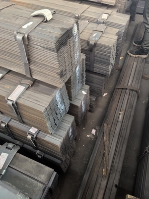 Rectangular flat bar mild koolstofstaal Q195/Q235/Q215/Q235/Q345/20Cr/40Cr/20CrMo/35CrMo/42CrMo voor bouwmaterialen