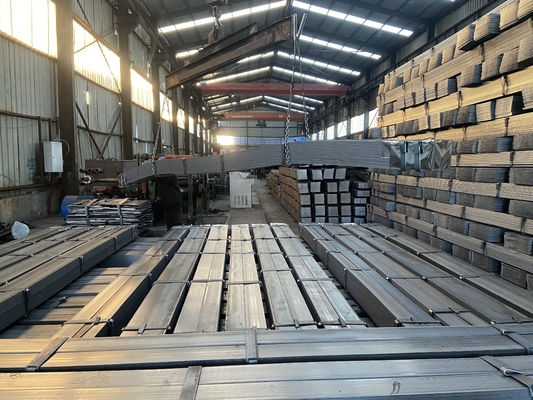 Rectangular flat bar mild koolstofstaal Q195/Q235/Q215/Q235/Q345/20Cr/40Cr/20CrMo/35CrMo/42CrMo voor bouwmaterialen
