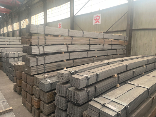 platte staalstaf van zacht staal Q195 Q235 Q345 ss400 s45c a36 s235jr 4130 1020 platte staalstaf voor de bouw