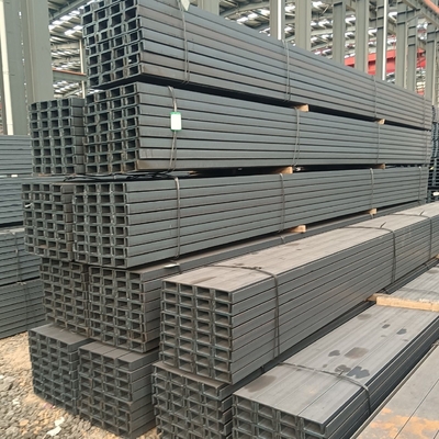 Goed kwaliteit GB/T700 Q235 JIS G3106 SM400A SM400B U C kanaalstaal voor bouw- en blokkenmaterialen