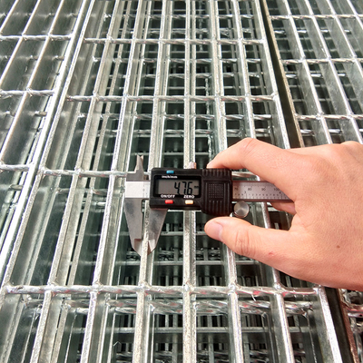 staal metalen rooster bouwplatform warm gedompelde kwaliteit gegalvaniseerde industrie staal vloer rooster metaal staal