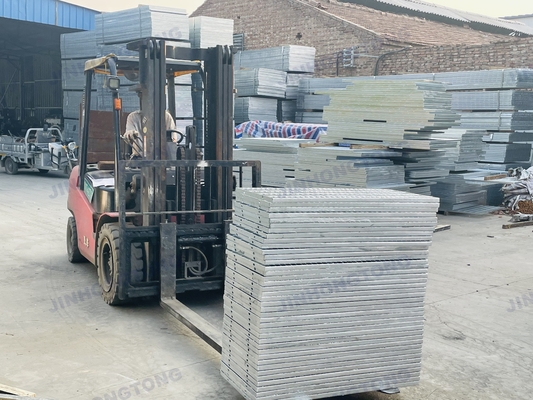 China Factory Type L Bar Steel Grating Hot-Dip gegalvaniseerd staal 25x5x3 30x5x3 32x5x3 gegalvaniseerde gelaste staal Grating