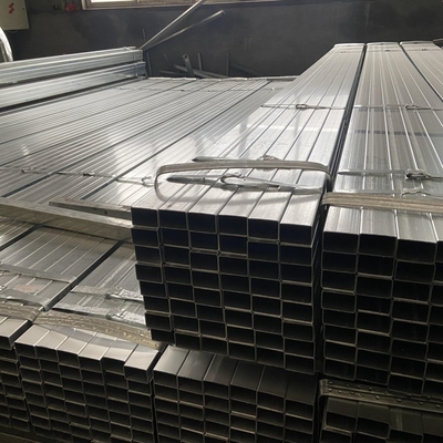 Astm Standard St37 holle vierkant buis 2,5 inch gegalvaniseerd stalen buizen Hot dip gegalvaniseerd vierkant buis met lassen en naadloos