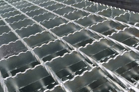Fabriek directe verkoop anti-slip staal rooster rechthoekig 25mm I bar staal rooster warm gegalvaniseerd