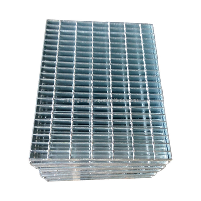 Korrosiebestendige metalen bouwmaterialen brug stalen rooster 30x3 staafplaat gegalvaniseerd stalen rooster hek