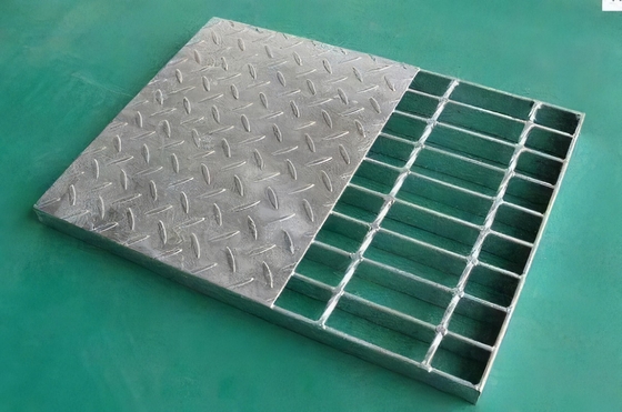 Gegalvaniseerde muur Stalen rooster 3 mm Metalen drainage kanalen stalen rooster gangpad loopgraaf dekking CE ISO-certificering