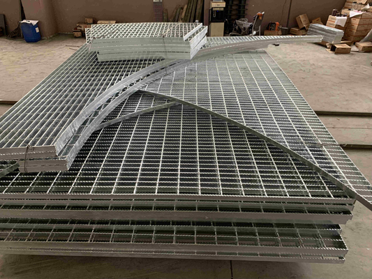 Fabrieksprijs Zeer goede kwaliteit roestvrij staal SS316 SS304 Wandelplatform roosters of HDG staal en metaal roosters
