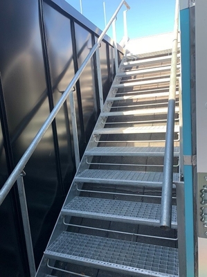 Industriële warm gedompelde gegalvaniseerde stalen roosterplaat Platform Metalen stalen rooster Buiten metalen afvoer dekking rooster