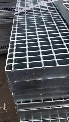 Metalen bouwmaterialen warm gedompeld 30 x 3 mm gegalvaniseerd stalen rooster Low Carbon Walkway,Floor Drain Grate for Building Material