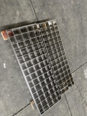 Fabrieksprijs Q235 25mm 30mm 32mm 40mm bouwmaterialen gegalvaniseerd staal rooster voor platform