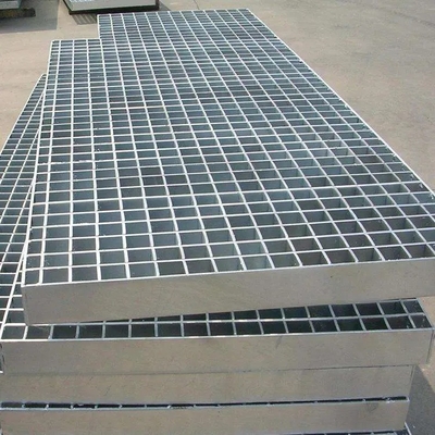 Warm gedompeld gegalvaniseerd 30*3 mm bouwmaterialen Samengestelde stalen rooster voor magazijnen
