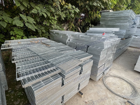 Warm verkoop Q235/201/304/316/345 enz. Algemene staalgratten voor wandelpadtoepassingen