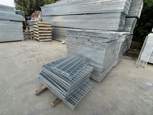 Vervaardigers China Gegalvaniseerd staal roosterplatform Plaat Industrieel metaal staal rooster