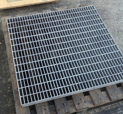 Warm verkoop stalen rooster metalen mesh grill roestvrij staal roosterplaat trap loopvlak anti-slip plaat voor industriële
