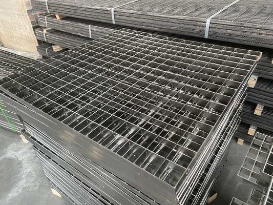 Gemaakt in China Fabriek gegalvaniseerd metaal staal Q235 345 Grating Walkway Platform Trap Treads