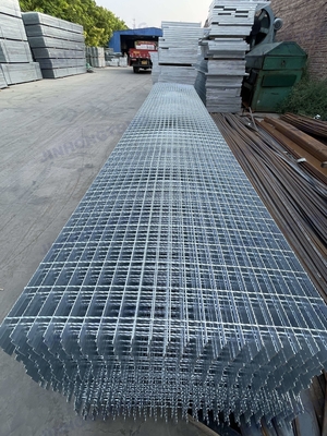 Aanpasbare stalen rooster Hot sale Metal Building Materials Hot Dip Galvanized Steel Grating voor loopbrug en platform rooster