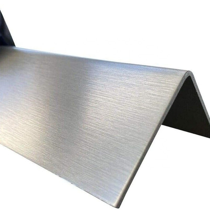 ASTM Standard Processing Drilling Equal Angle Steel Bar voor S235JR-S335JR serie 3-24 mm Dikte